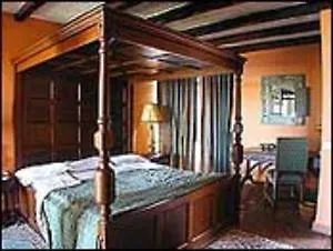 Hotel Castillo De Monda 4*,